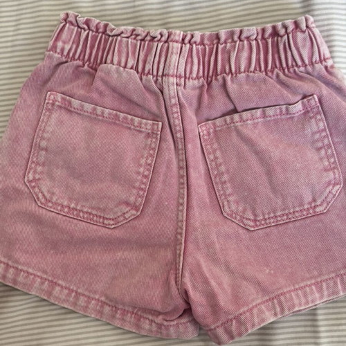 Jean shorts H&M and fuchsia shorts like new, size 122 cm