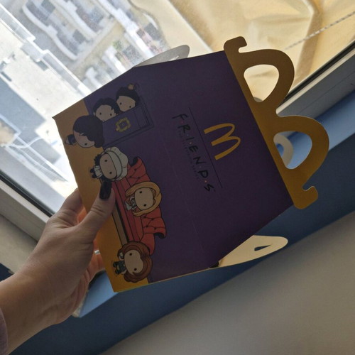 Friends x McDonald’s collectible figures new