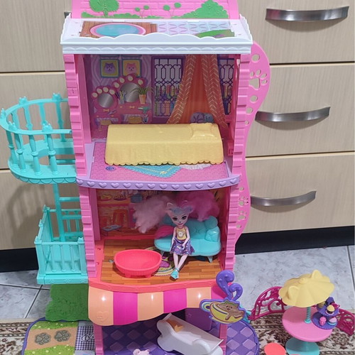 Enchantimals City Tails plastic dollhouse and Enchantimals Mermaid used