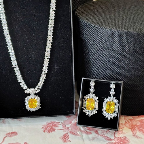 Earrings silver plated with sparkling zircon stones, like new