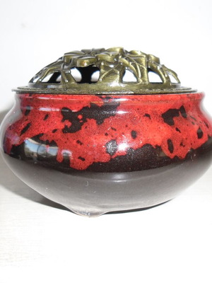 Ceramic decorative item with degradé paint in excellent condition