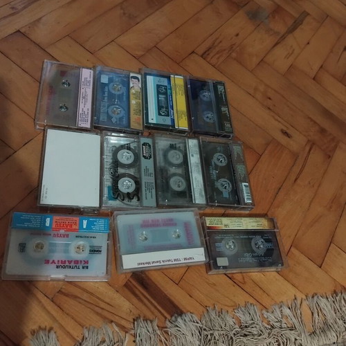 Audio cassettes used, pack of 8, Turkish and foreign artists