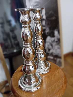 IKEA Skimmer candlesticks like new, handmade glass and nickel finish