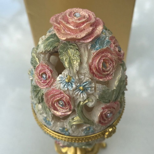 Faberge-style decorative egg used with floral design by Trimar