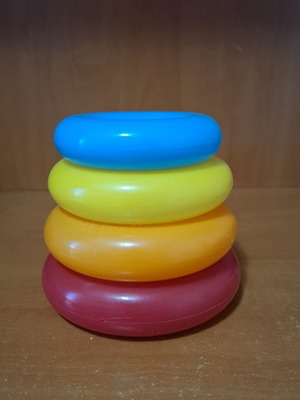 Fisher-Price βρεφική πυραμίδα μεταχειρισμένη, για 6 μηνών και άνω, 4 κύκλοι χωρίς βάση