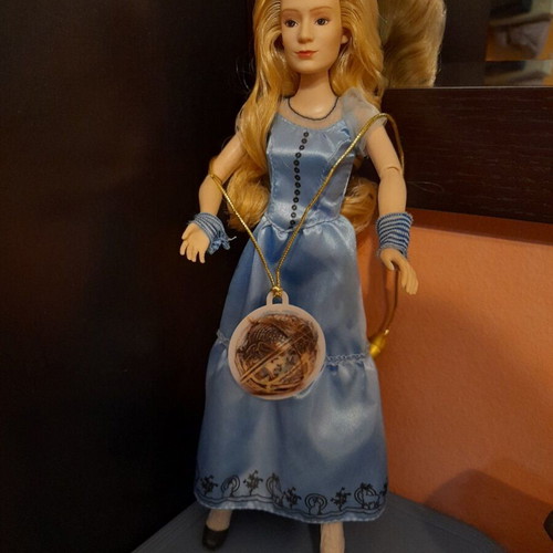 Collectible Alice in Wonderland Disney doll like new