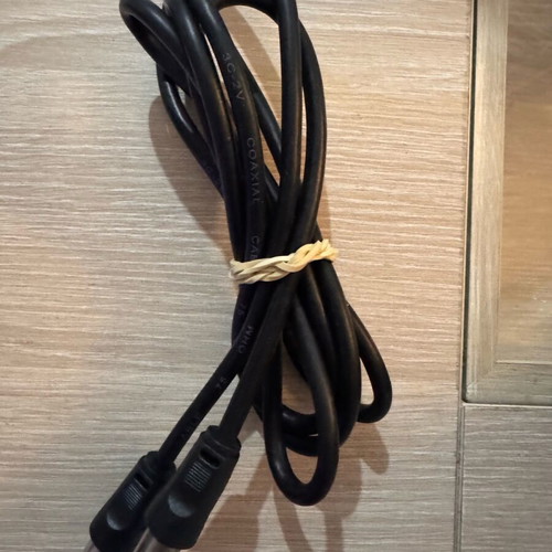 TV antenna cable 1.5 m male connectors on both ends like new