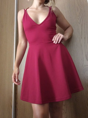 Shein short red dress with V-neck and open back