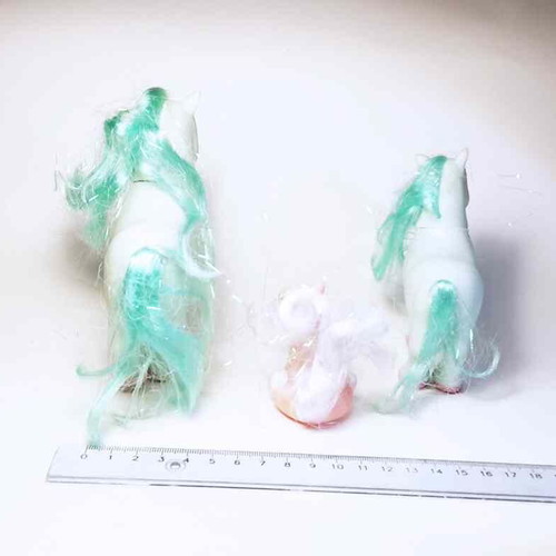Pony plastic toy set used, ponies
