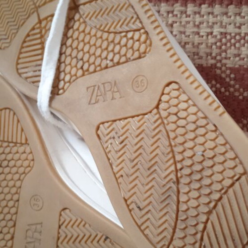 Zara Pokémon Athletic Shoes size 36 used, white
