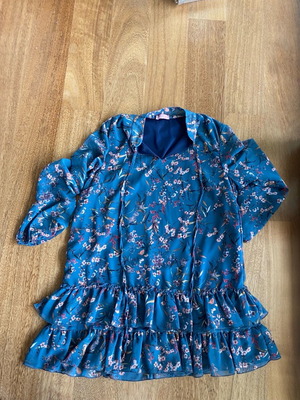 Women's mini dress with flowers like new, size S