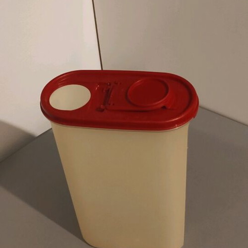 Tupperware used for storing pasta, rice, legumes