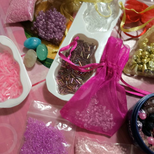 Beads for handmade jewelry like new, set of 25 designs