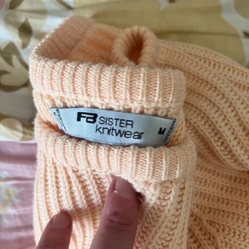 Pullover like new, comfortable, size large to extra large
