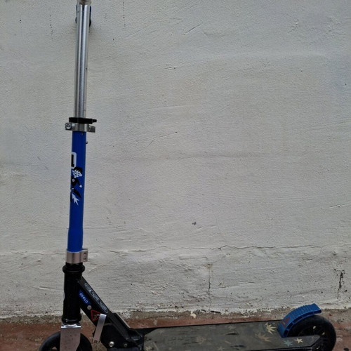 Foldable scooter like new, aluminum