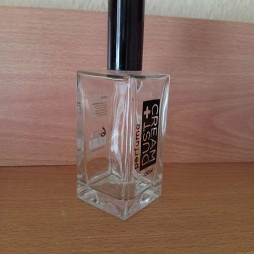 Perfume bottle 100 ml like new, refillable