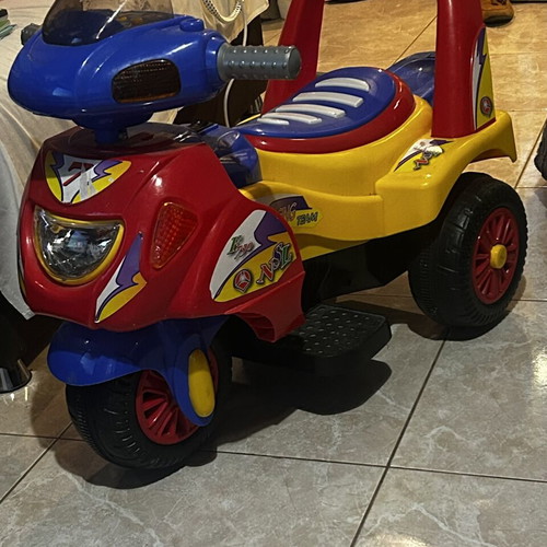 Children's electric motorcycle, automatic