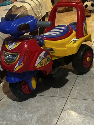 Children's electric motorcycle, automatic