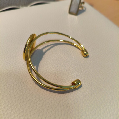 Handmade stainless steel bracelet with white resin, like new