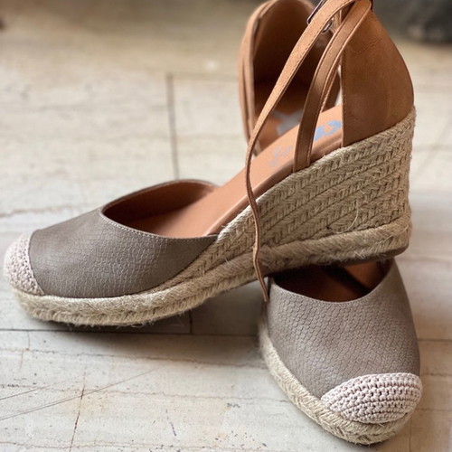 XTI espadrilles new, size 41, multicolor platforms