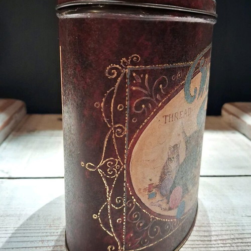 Vintage metal tin Wilson's The Nostalgia Collection like new