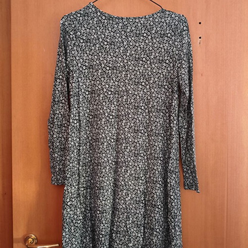 Floral dress with V neckline and buttons, like new, sizes S/M/L, green
