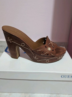 Guess πέδιλα με τακούνι
