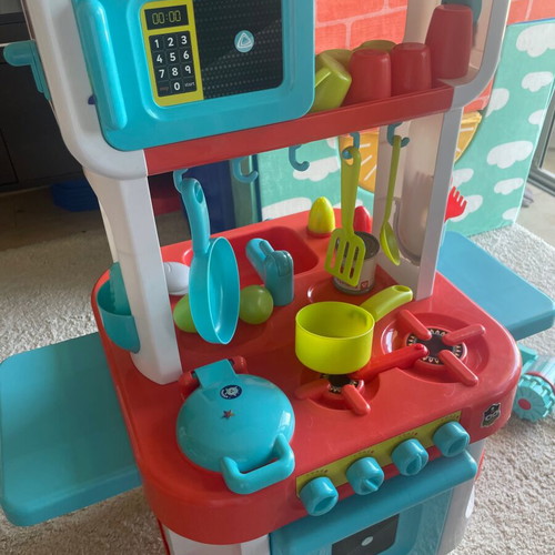 ELC Kids Kitchen Like New With Oven Dishwasher And 37 Accessories