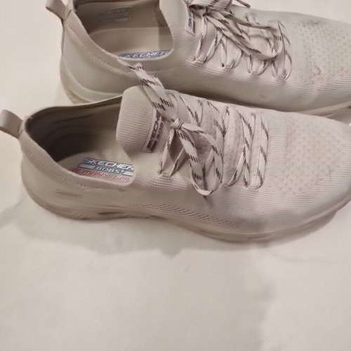Skechers women's athletic shoes like new, size 40, beige