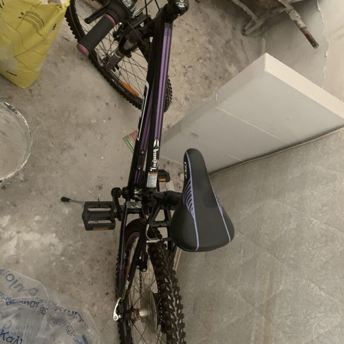 B’Twin Mountain Bike 26” like new, black, front suspension, Shimano gears