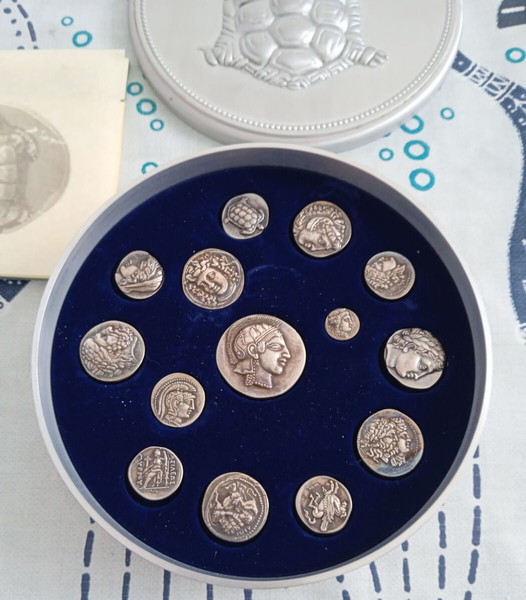 ΣΥΛΛΕΚΤΙΚΗ ΣΥΛΛΟΓΗ ΔΡΑΧΜΑΙ ΚΑΙ ΟΒΟΛΟΙ.  14 ΑΣΗΜΈΝΙΑ (925) ΝΟΜΊΣΜΑΤΑ ΑΝΤΙΓΡΑΦΑ ΑΡΧΑΙΟΤΗΤΑΣ.