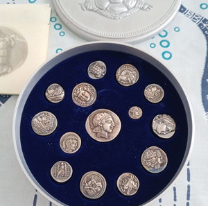 ΣΥΛΛΕΚΤΙΚΗ ΣΥΛΛΟΓΗ ΔΡΑΧΜΑΙ ΚΑΙ ΟΒΟΛΟΙ.  14 ΑΣΗΜΈΝΙΑ (925) ΝΟΜΊΣΜΑΤΑ ΑΝΤΙΓΡΑΦΑ ΑΡΧΑΙΟΤΗΤΑΣ.