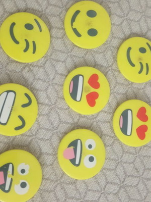Set of 8 magnets like new