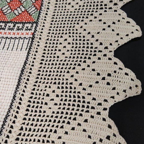 Handmade vintage table runners, set of 2, like new