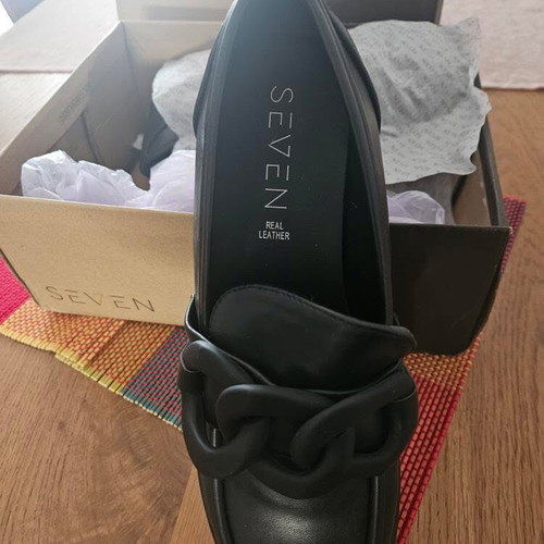 Seven leather Oxford shoes new, unworn, black