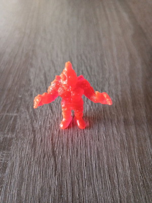 El Greco alien miniature like new, red