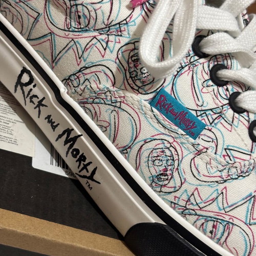 Cropp Rick & Morty Sneakers new, size 42, white with designs