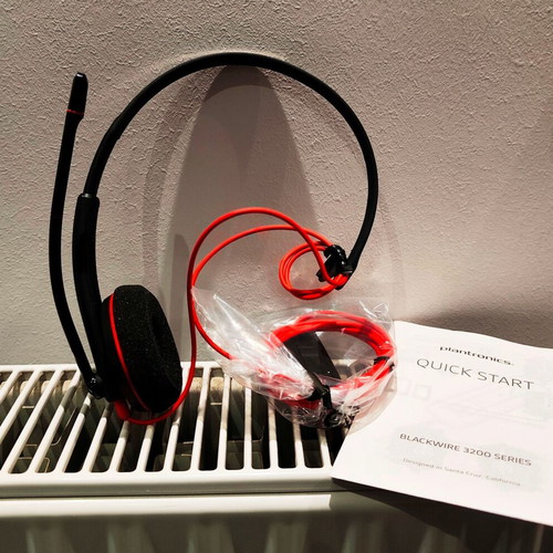 Plantronics Blackwire C3210 On Ear Multimedia Headset with Microphone USB-A new