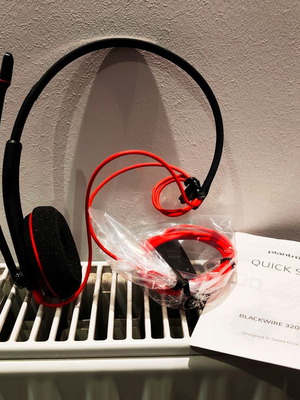 Plantronics Blackwire C3210 On Ear Multimedia Headset with Microphone USB-A new