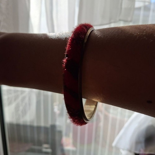 Zebre bracelet like new, burgundy and black with gold collar
