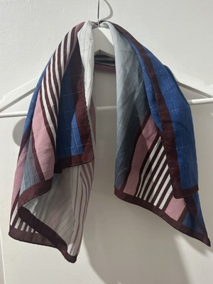 Printed scarf new, multicolored, unworn