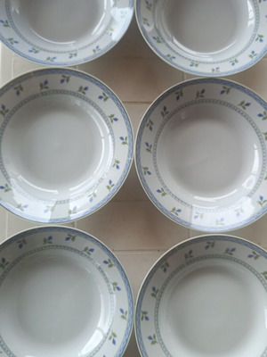 Set of 6 ceramic deep dinner plates like new