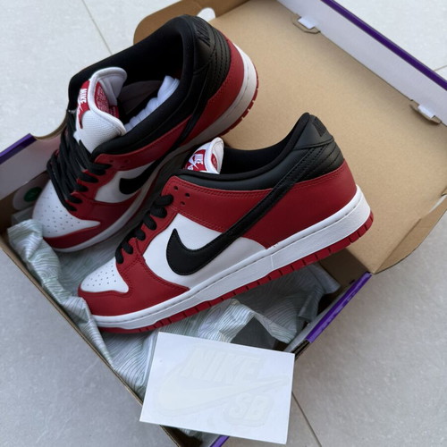 Nike SB Dunk Low Chicago sneakers brand new, size 45, red