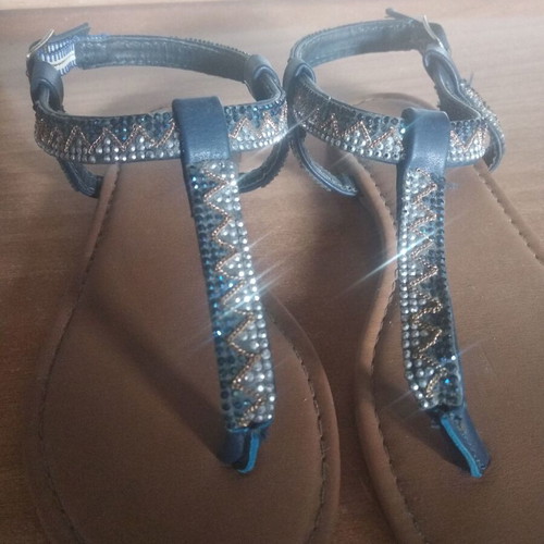Sandals size 32 for girl used with shiny blue designs