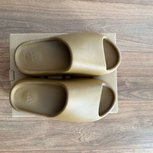Yeezy Slide Clay Taupe new Adidas slippers size 43 beige
