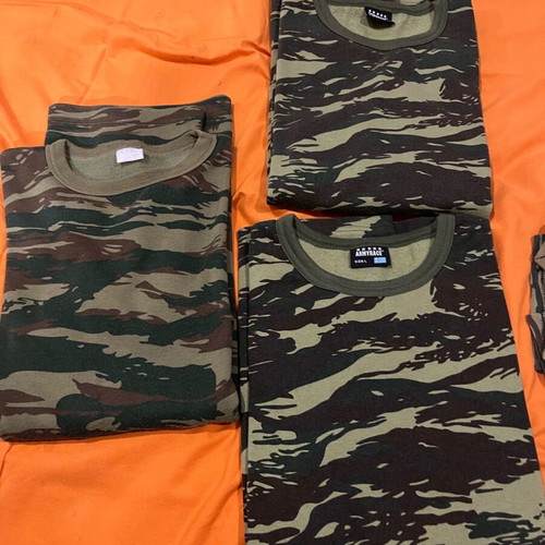 Soldier clothing like new, pack with 12 t-shirts, 3 sweatshirts, 12 pairs of socks and khaki neck gaiter
