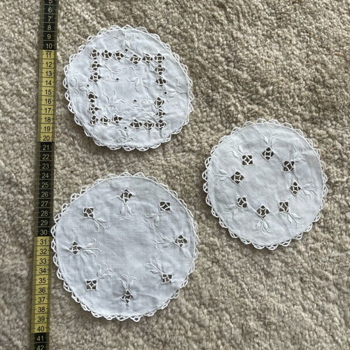Set of 3 embroidered white doilies like new