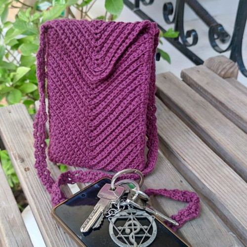 Knitted mobile phone bag made to order, purple