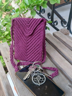 Knitted mobile phone bag made to order, purple
