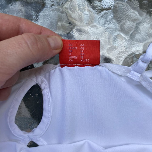 Triumph white sleepwear like new, size XL